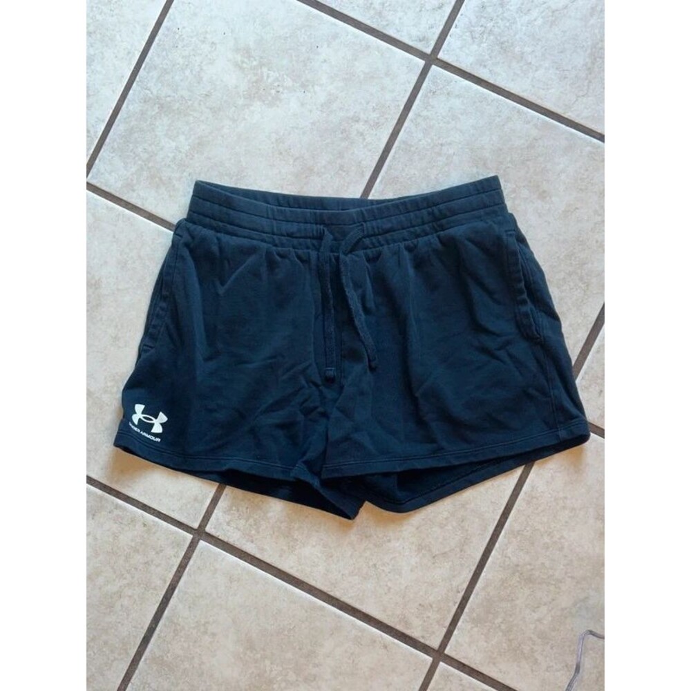Women’s Black Under Armour Shorts Size Large